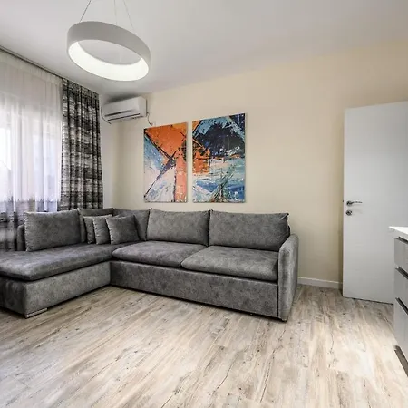 Miku Apartment-city Walk 1bd Stylish *