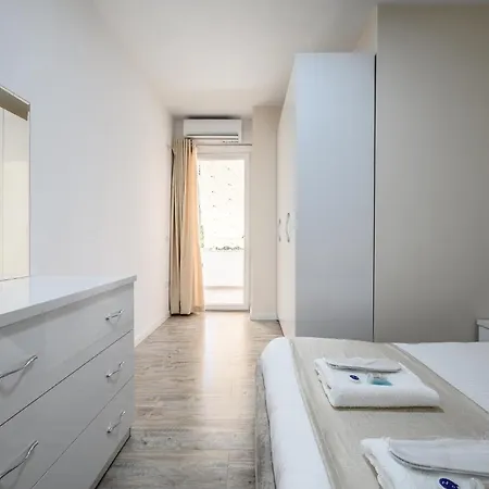 Miku Apartment-city Walk 1bd Stylish Apartment Tirana