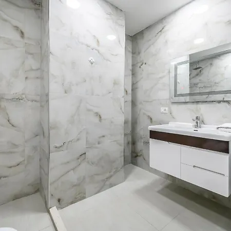 Miku Apartment-city Walk 1bd Stylish Apartment *